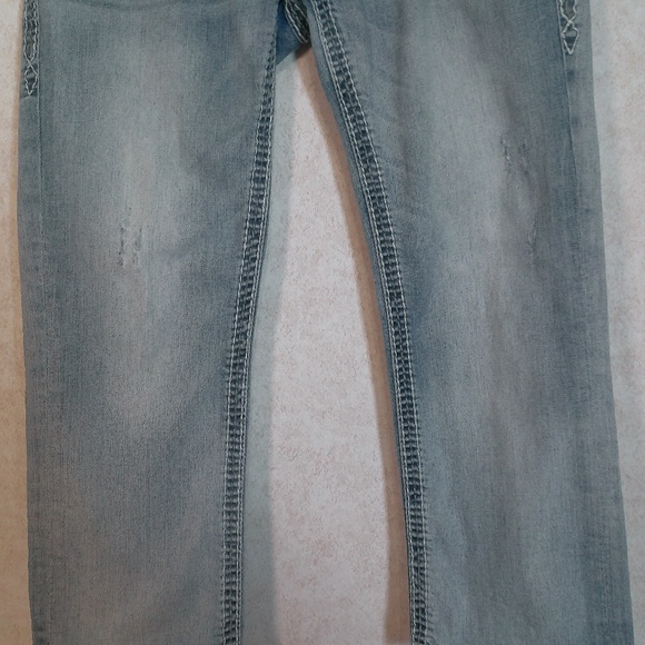 LKNW Rock Revival Ella Capri Jeans WSz30 Faded Blue, Flur De Lis + Rhinestones - Picture 4 of 15